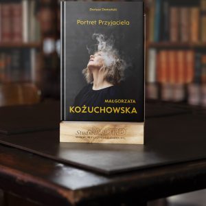 Małgorzata Kożuchowska Portret Przyjaciela książka Dariusza Domańskiego w eleganckiej prezentacji Studio Acord